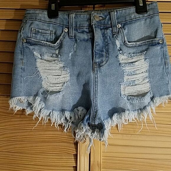 Wild Fable sz 2 distressed blue jean shorts - Picture 1 of 6